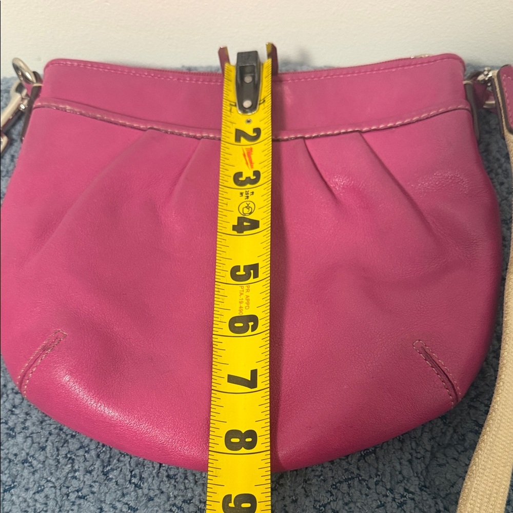 COACH Ashley Crossbody Pink Leather
Swingpack Shoulderbag Purse - Picture 9 of 10